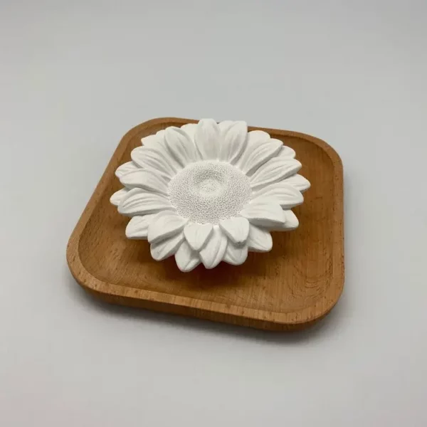 Astelia passive flower diffuser by Innobiz, top view