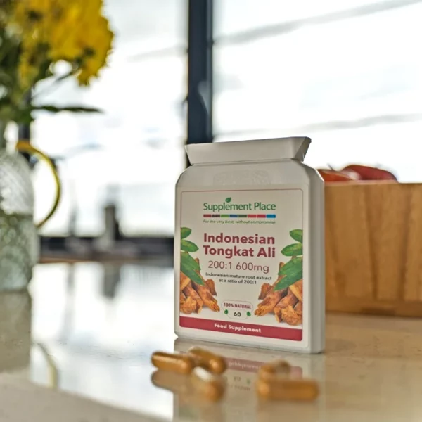 Tongkat Ali 200:1, 600mg capsules lifestyle image.